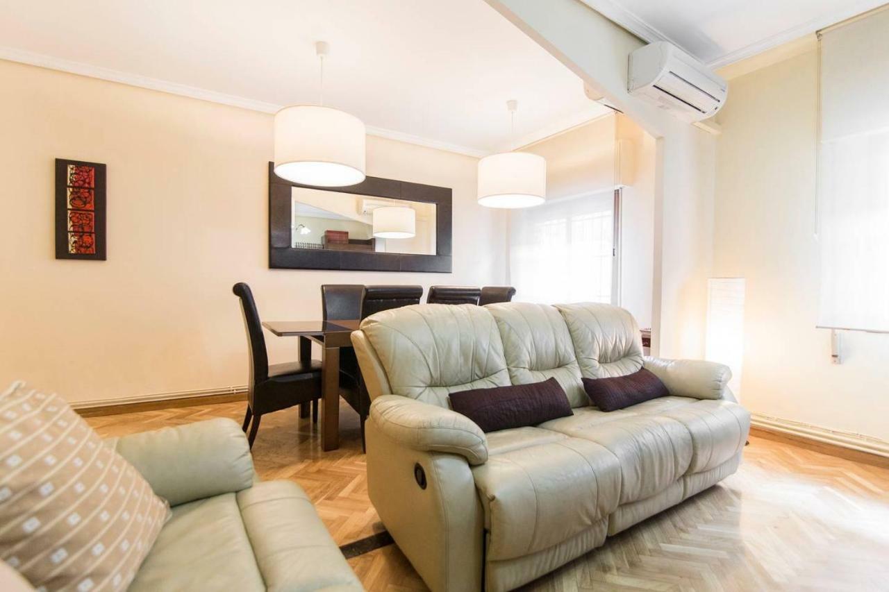Home & Private Terrace Wifi + Aircon マドリード エクステリア 写真