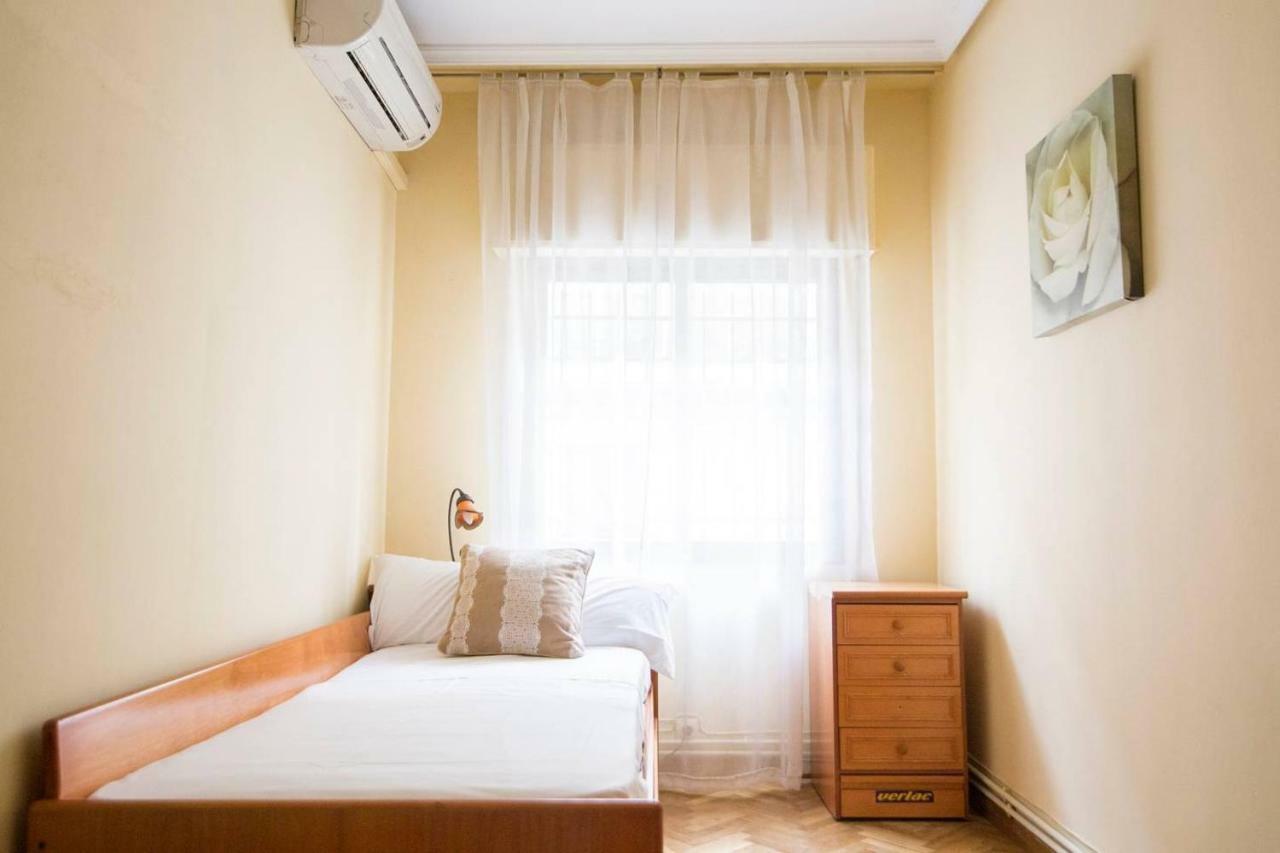 Home & Private Terrace Wifi + Aircon マドリード エクステリア 写真
